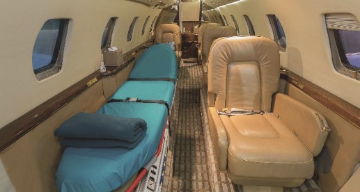Avion sanitaire équipé pour transfert médical international vers Istanbul